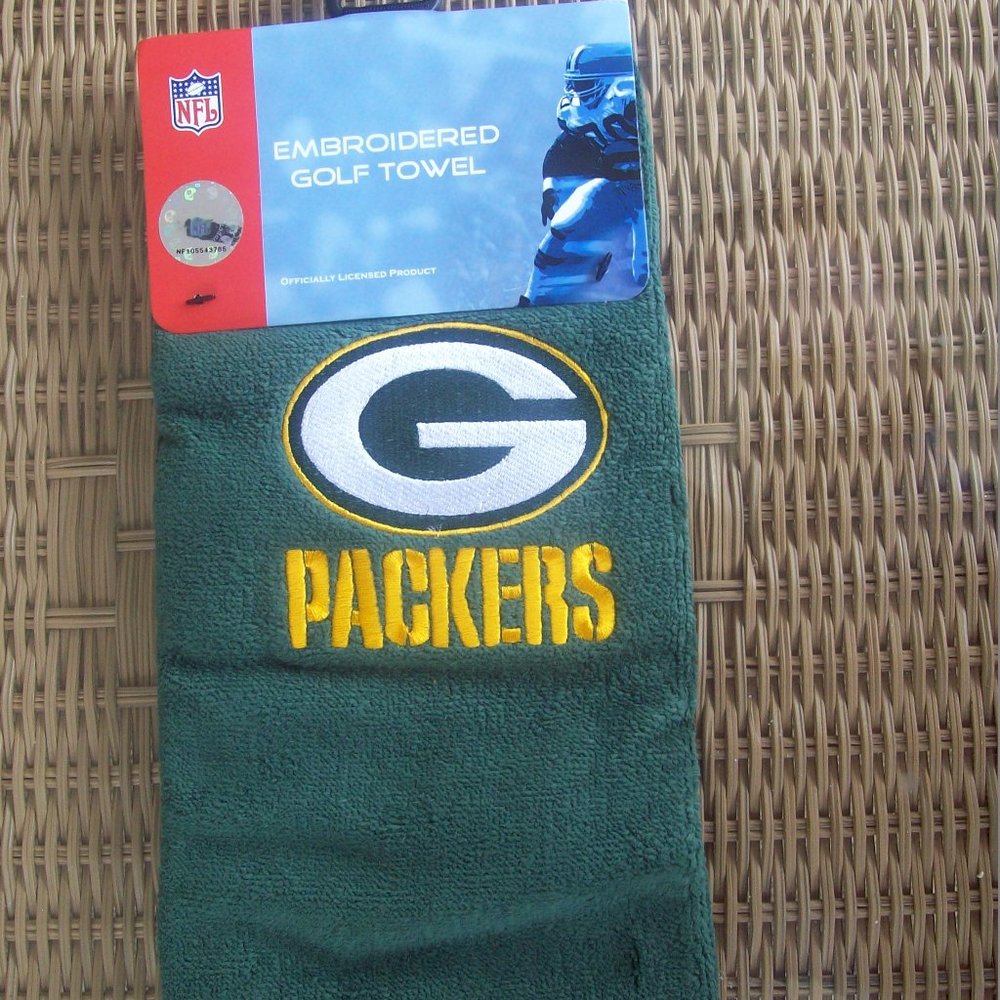 NFL Green Bay Packers 16" X 25" Tri-Fold 100% Cotton Embroidered Golf Towel